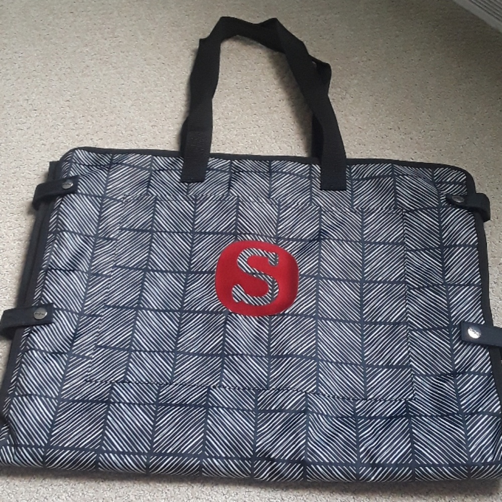 Thirty One Garment Bag